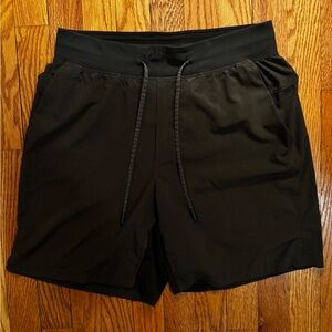 lululemon T.H.E. SHORT 7" *LINERLESS in Olive